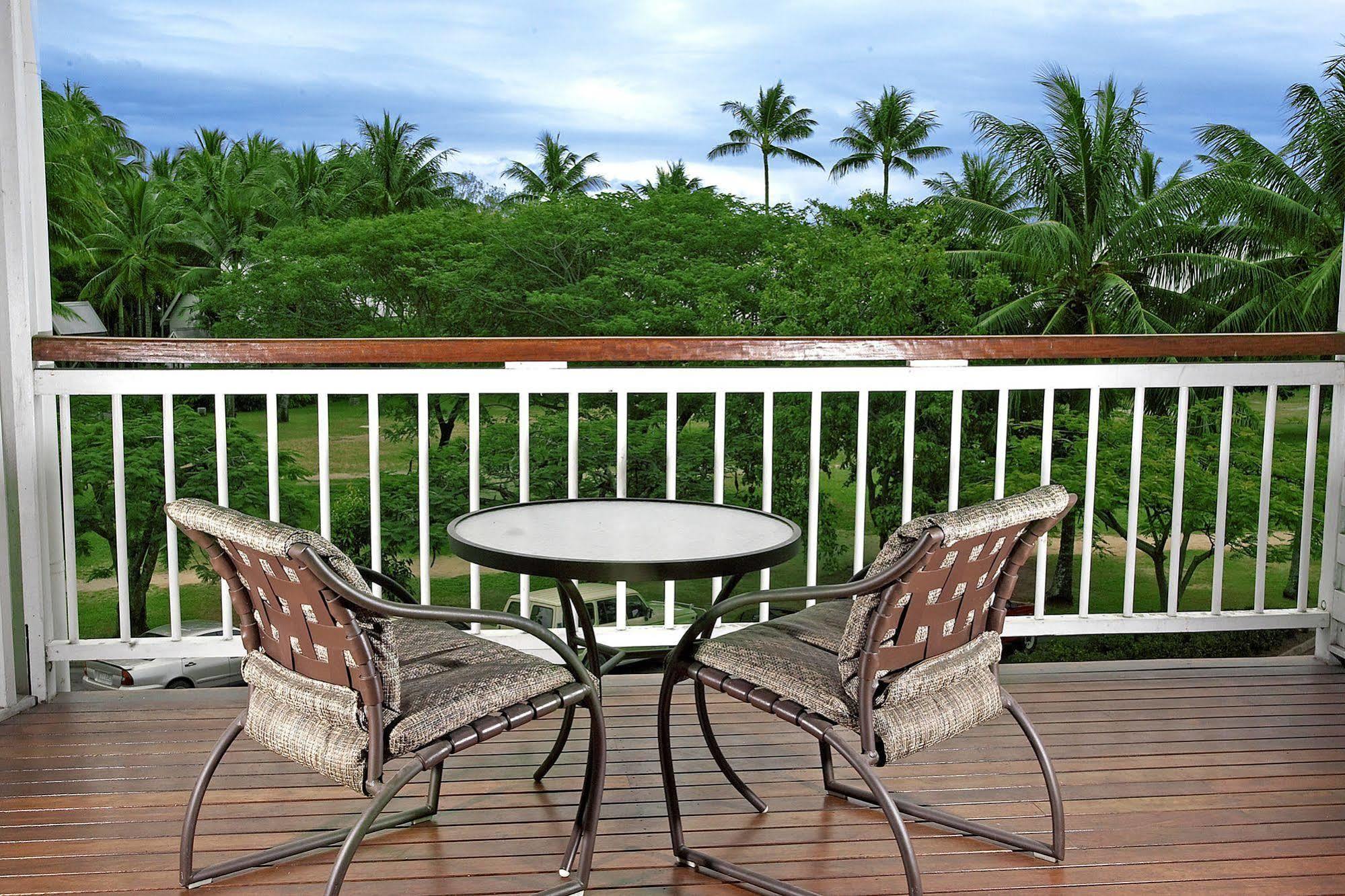 Mantra On The Inlet Hotell Port Douglas Restaurant bilde